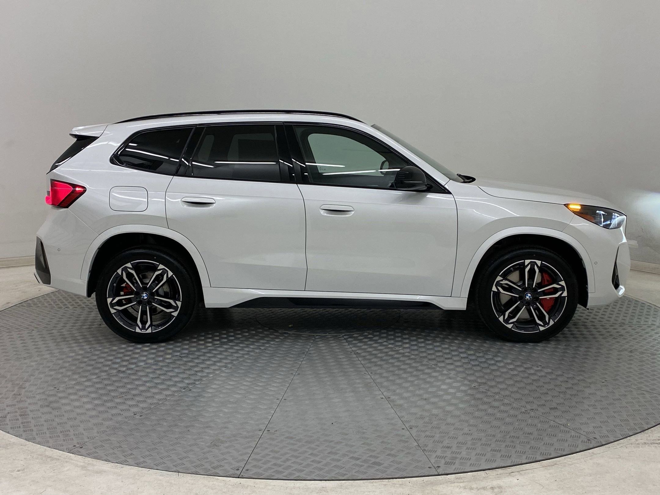 Used 2025 BMW X1 xDrive28i w/ Premium Package image 7