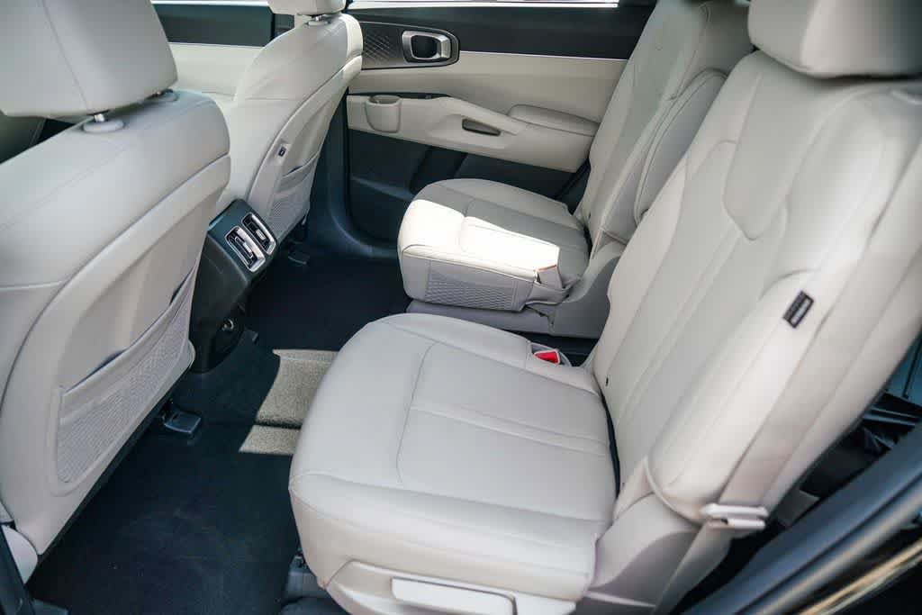 Certified 2025 Kia Sorento EX AWD/4WD image 17