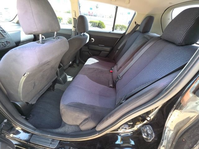Used 2011 Nissan Versa SL w/ Premium Pkg image 22