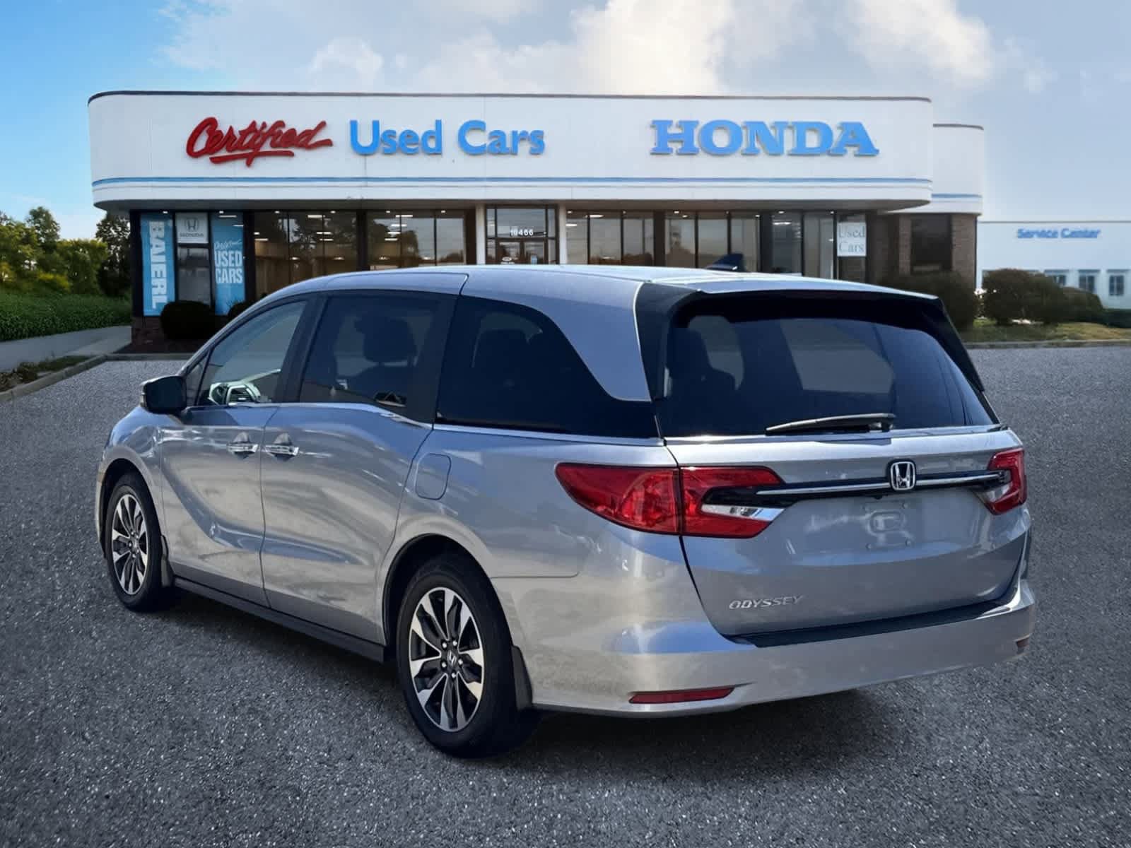 Used 2024 Honda Odyssey EX-L image 3