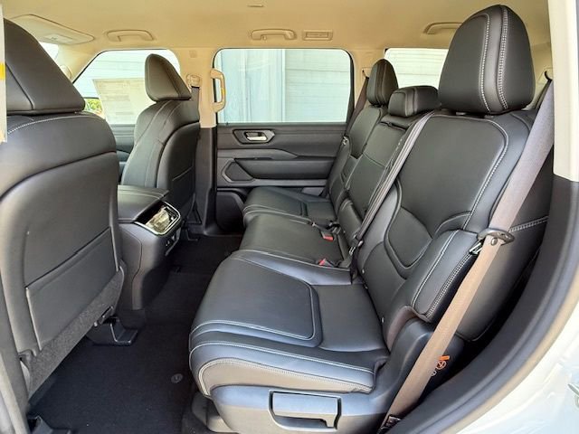 New 2026 Nissan Armada SV image 12