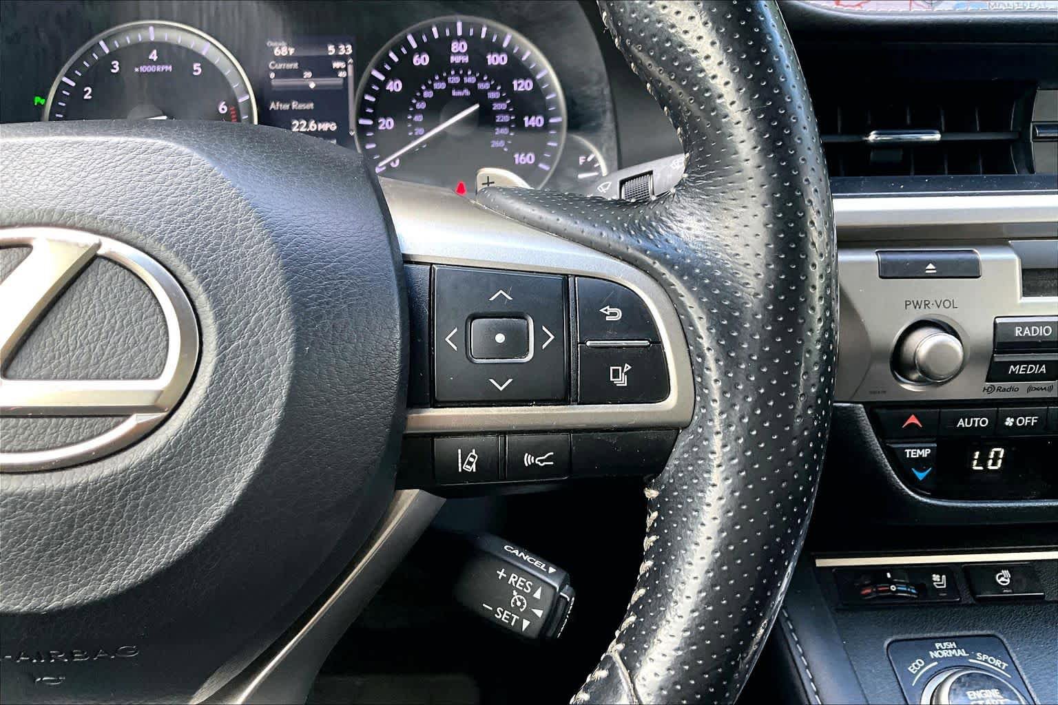 Used 2016 Lexus ES 350 w/ Navigation System Package FWD image 25