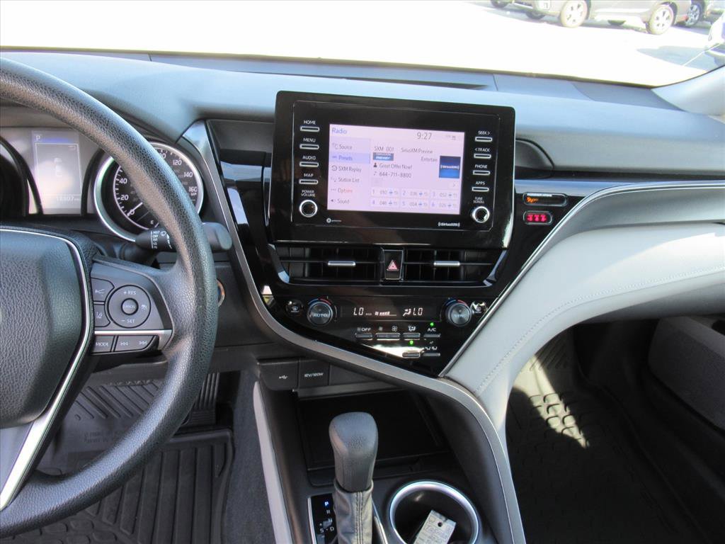 Used 2022 Toyota Camry LE image 19
