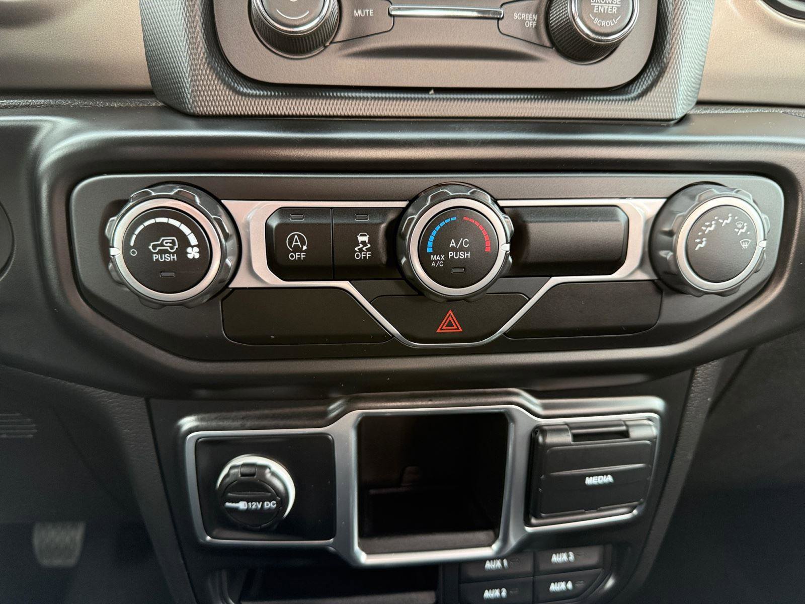 Used 2021 Jeep Wrangler Sport image 26