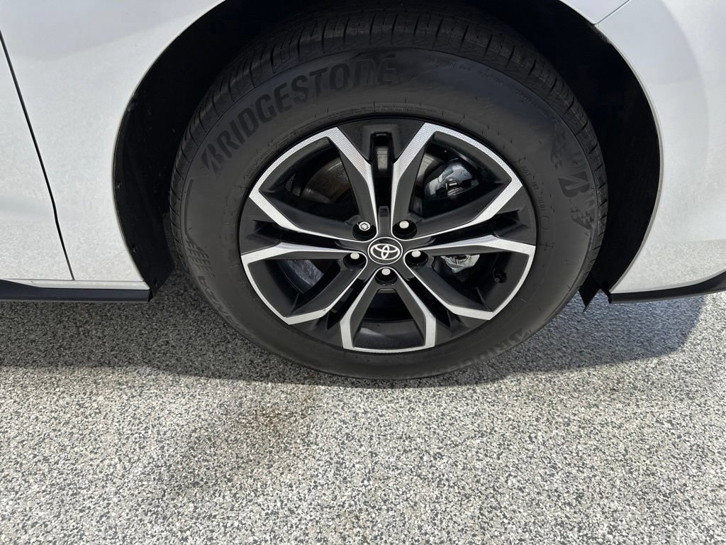 Certified 2025 Toyota Sienna Platinum AWD/4WD image 21