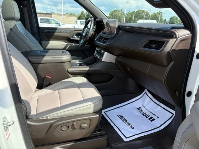 Certified 2022 GMC Yukon SLT w/ SLT Premium Package AWD/4WD image 25