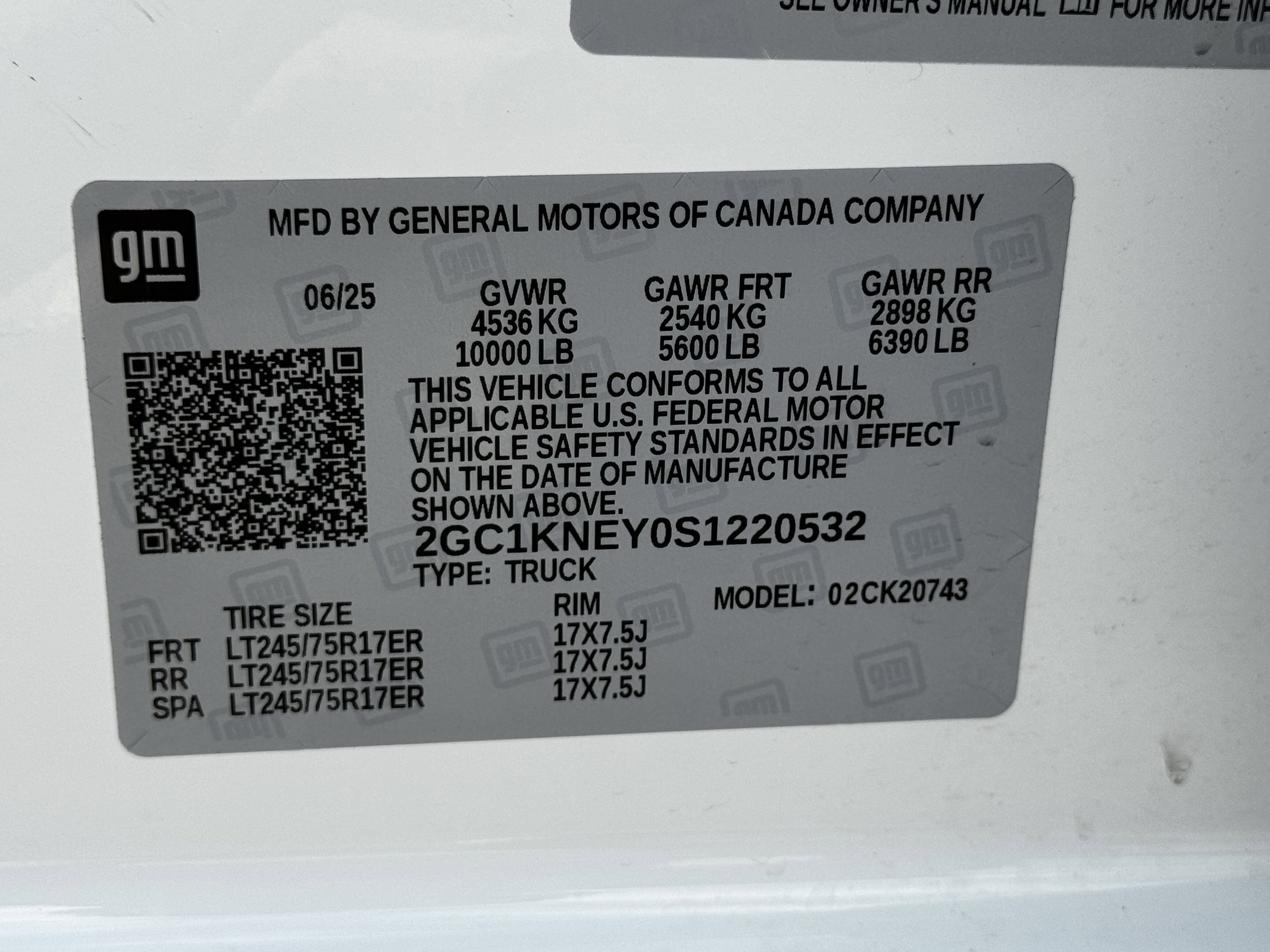 Used 2025 Chevrolet Silverado 2500 LT w/ Convenience Package AWD/4WD image 35