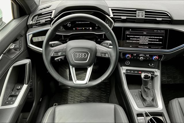 Used 2022 Audi Q3 2.0T Premium Plus w/ Premium Plus Package AWD/4WD image 5
