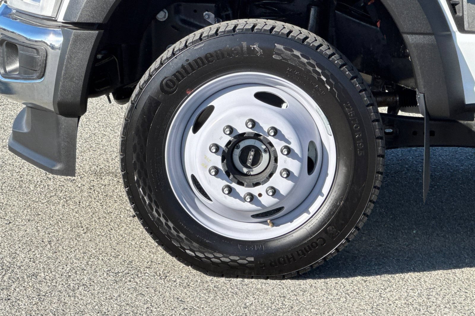 New 2025 Ford F550 4x4 SuperCab Super Duty image 29
