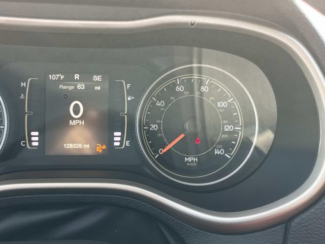 Used 2015 Jeep Cherokee Latitude FWD image 34