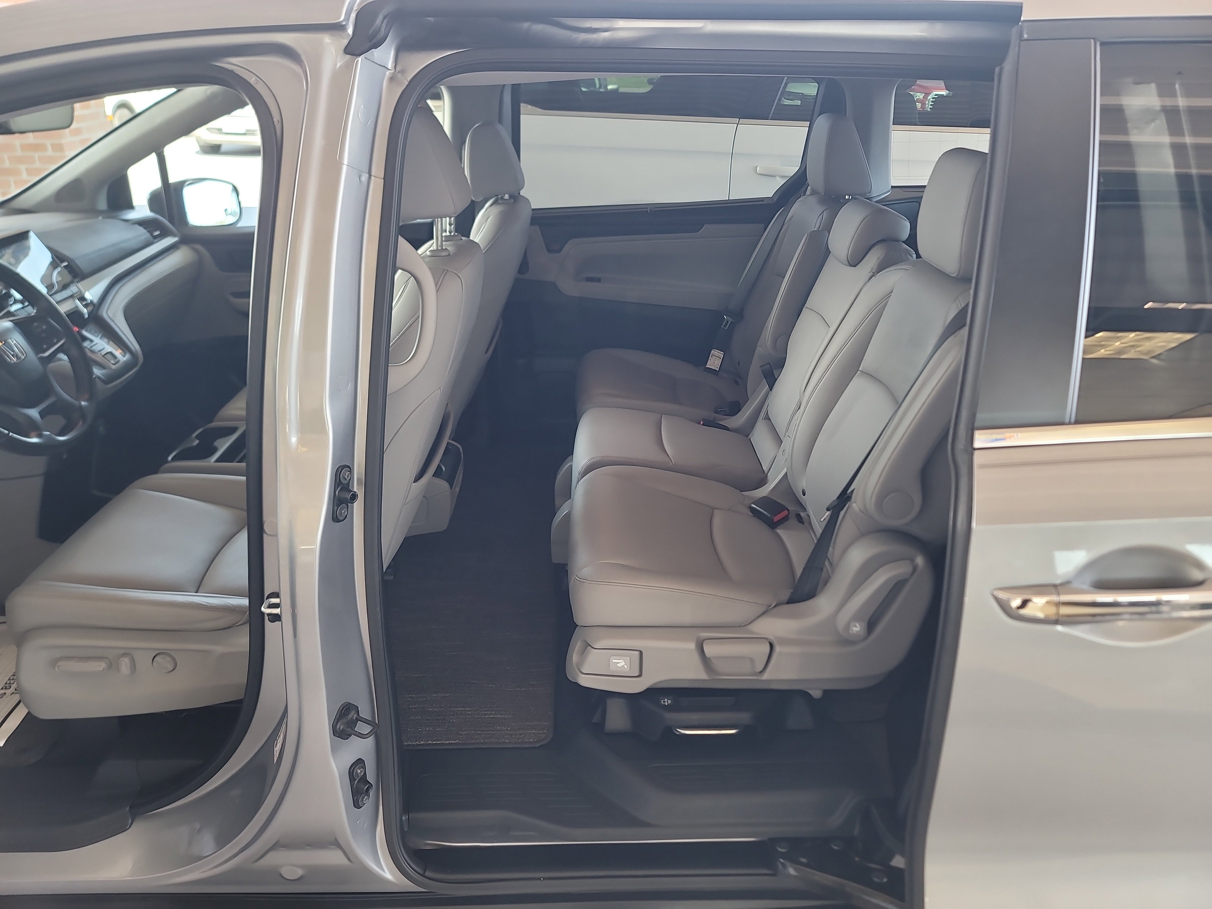 Used 2023 Honda Odyssey EX-L image 12