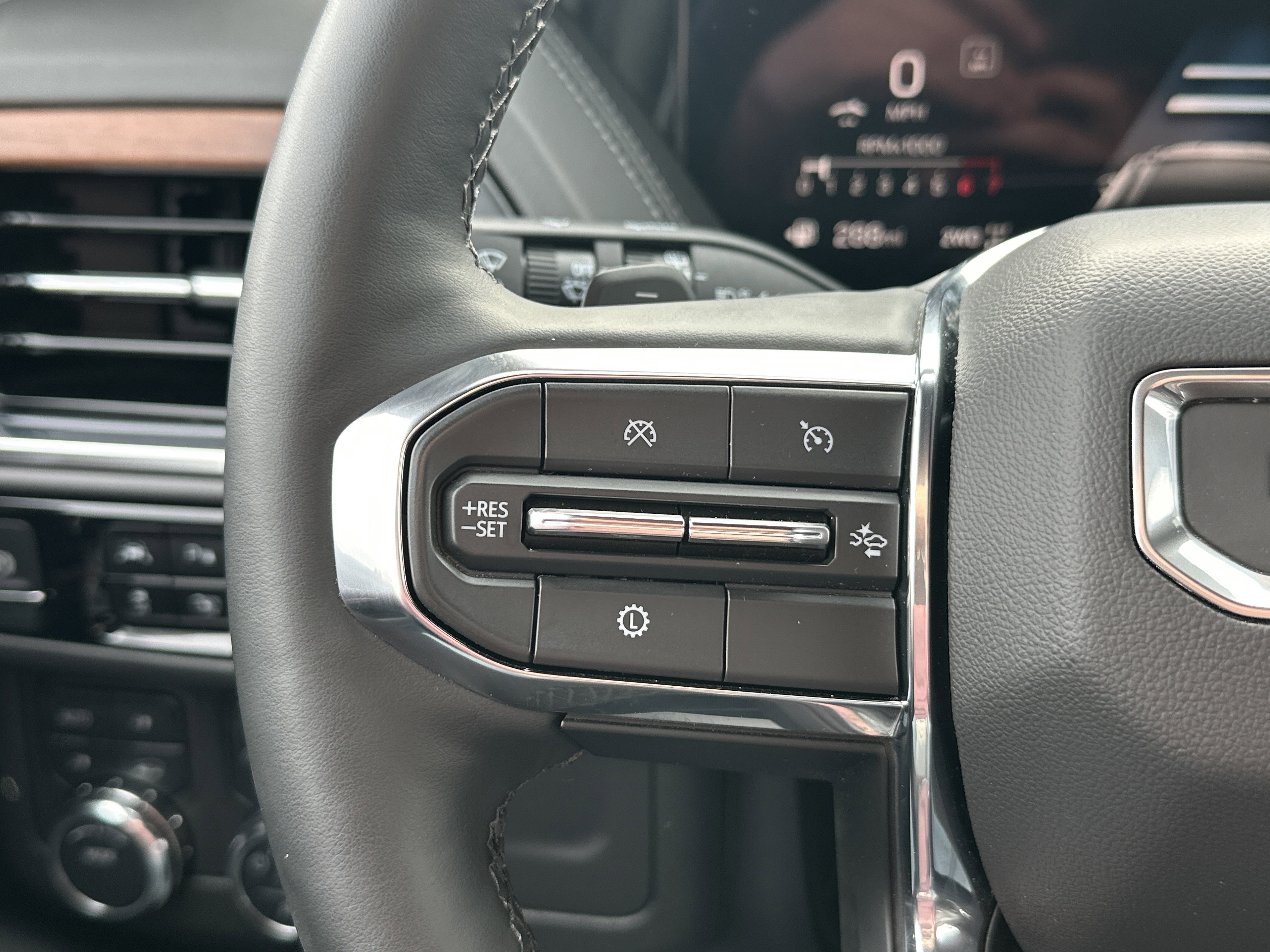 Certified 2025 GMC Yukon XL Denali image 18