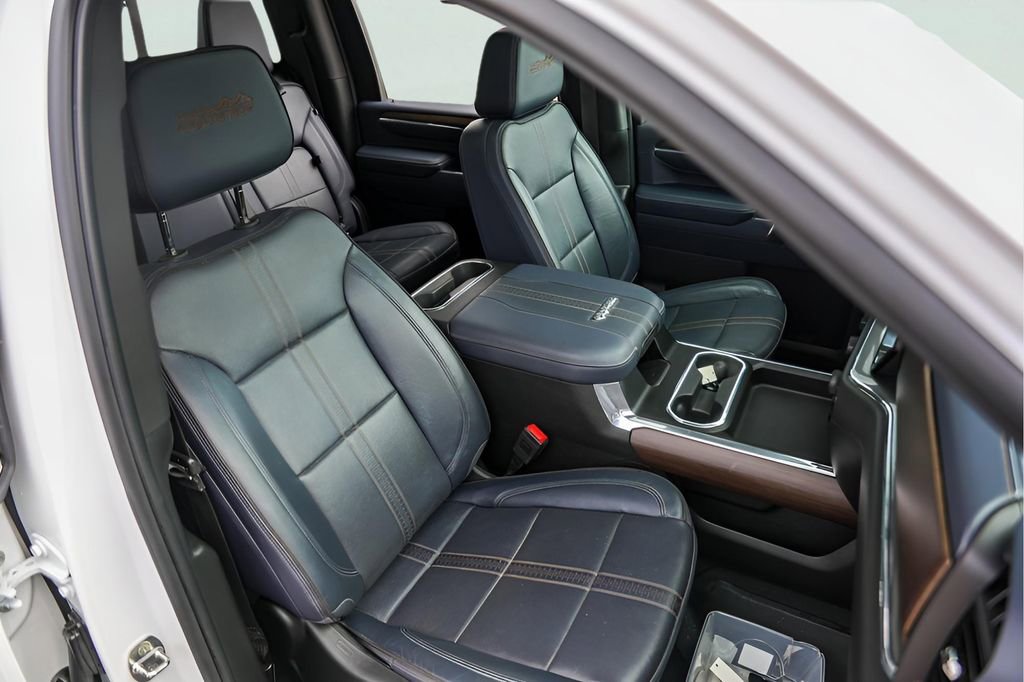 Certified 2024 Chevrolet Silverado 3500 High Country w/ High Country Premium Package image 34