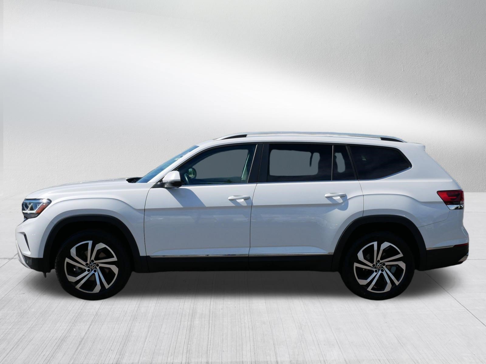 Used 2023 Volkswagen Atlas SEL AWD/4WD image 4