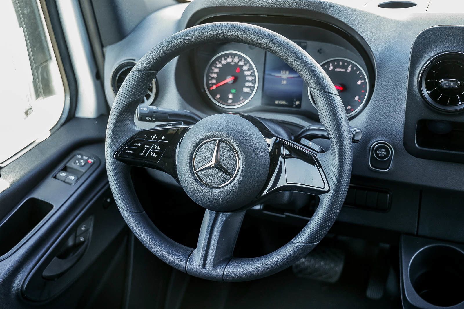 New 2025 Mercedes-Benz Sprinter 2500 image 13