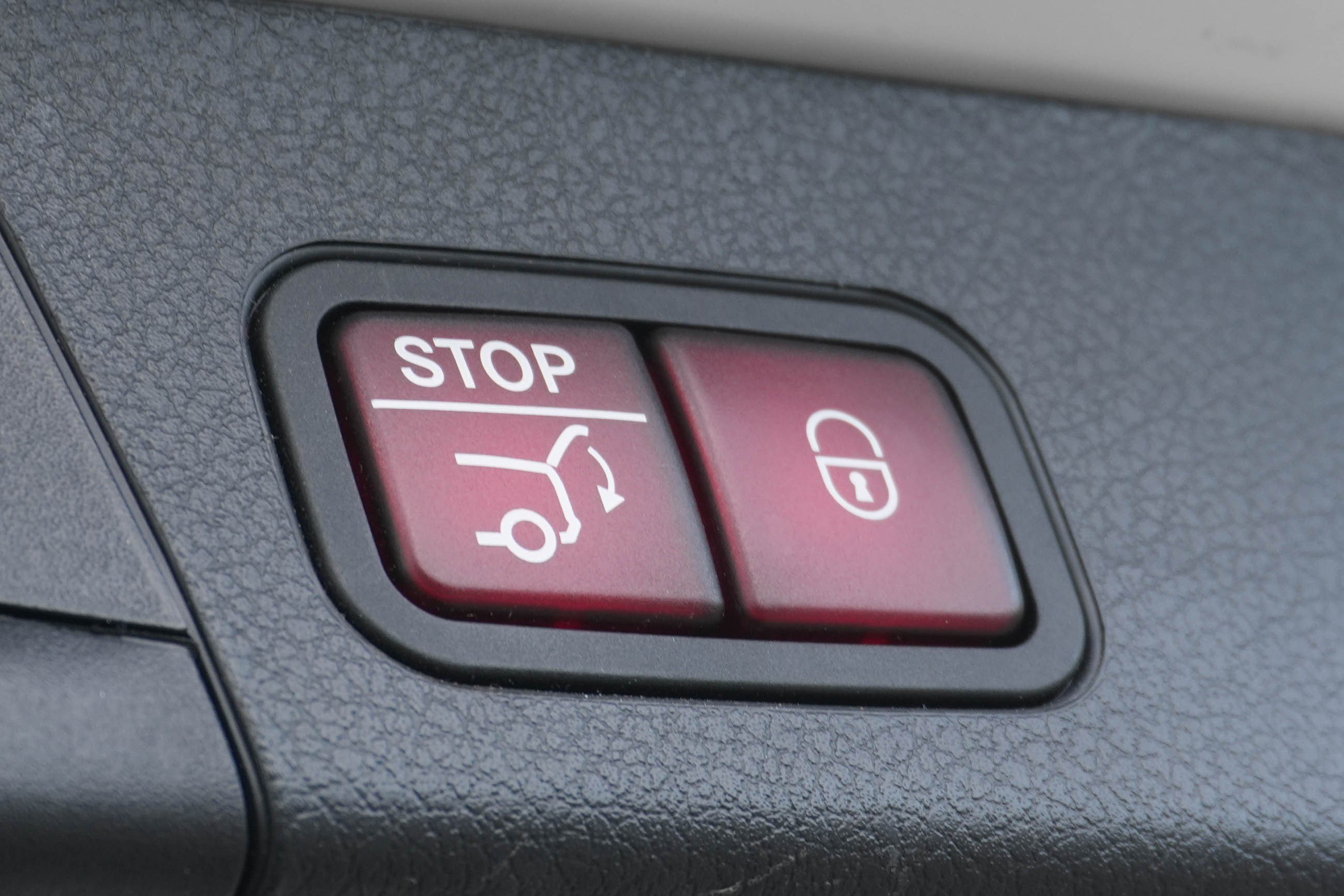 Used 2022 Mercedes-Benz GLB 250 4MATIC image 37