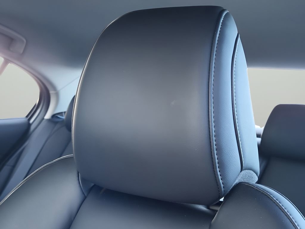 Used 2025 MAZDA MAZDA3 s image 13