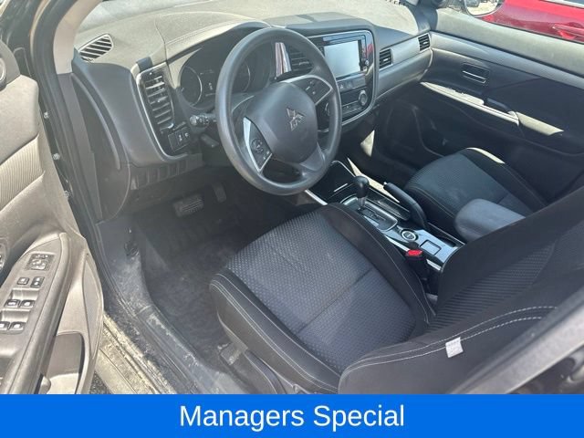 Used 2018 Mitsubishi Outlander ES AWD/4WD image 5
