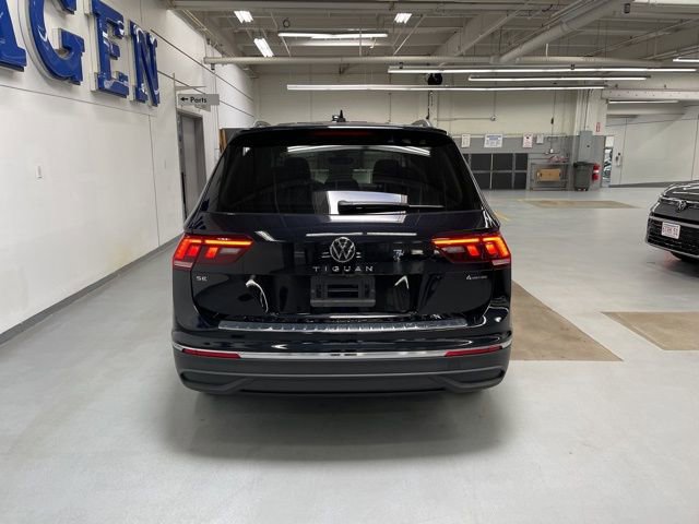 Used 2023 Volkswagen Tiguan SE w/ Panoramic Sunroof Package AWD/4WD image 3