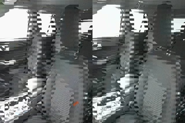 Used 2022 Ford Explorer XLT image 11