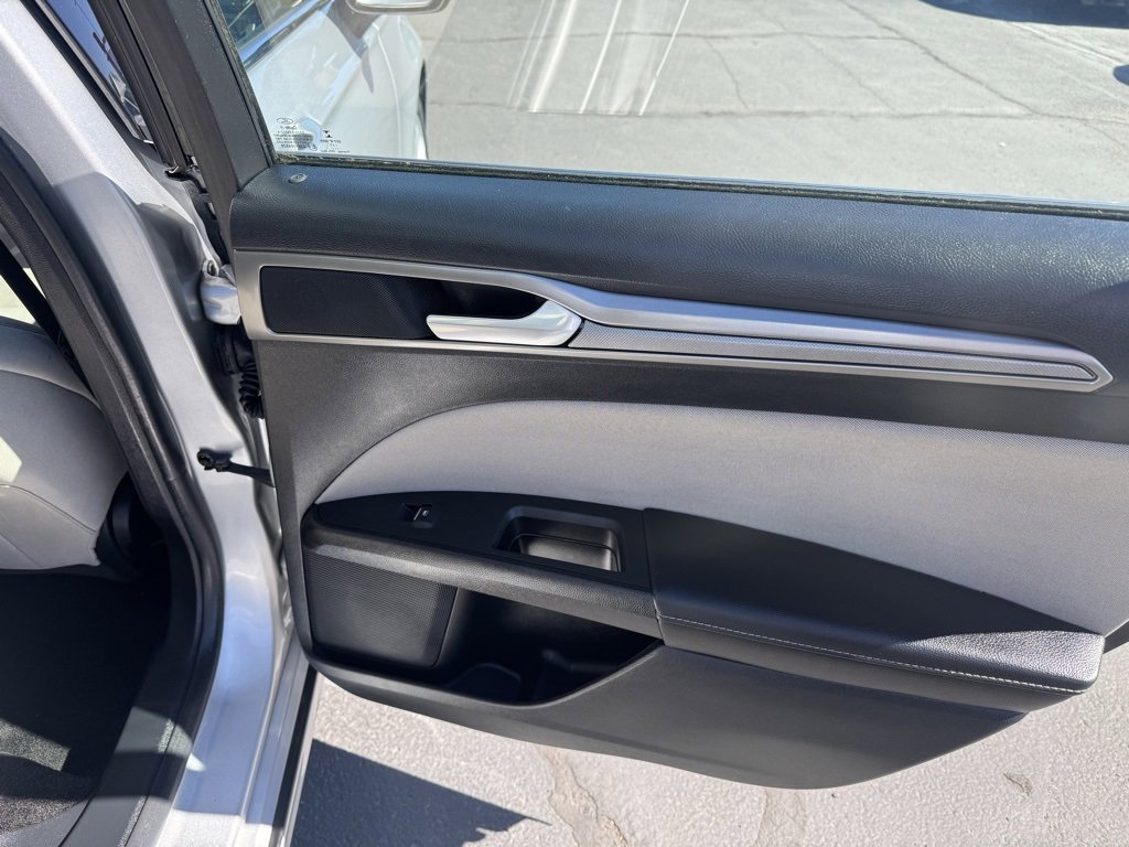 Used 2018 Ford Fusion S image 25