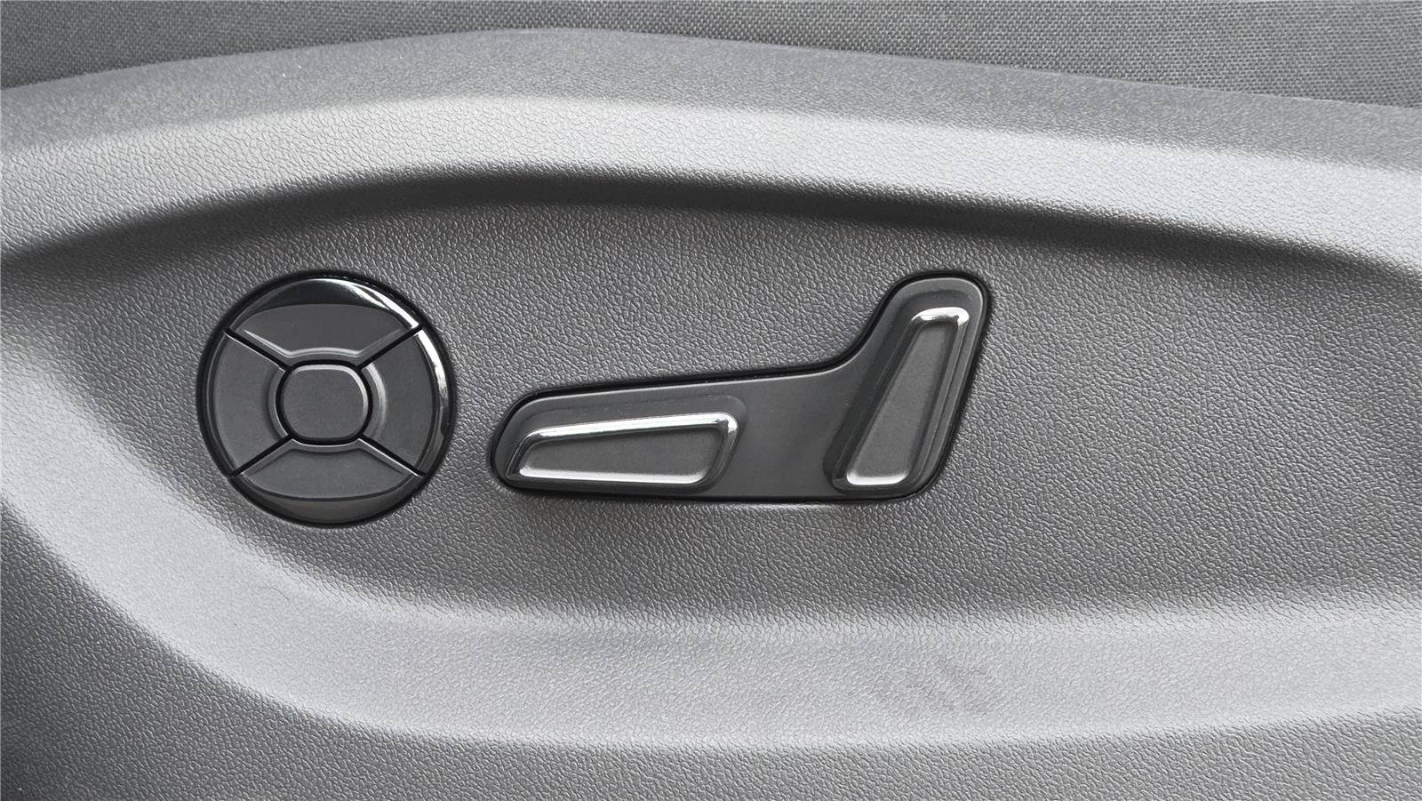 New 2026 Volkswagen Tiguan SE R-Line AWD/4WD image 15