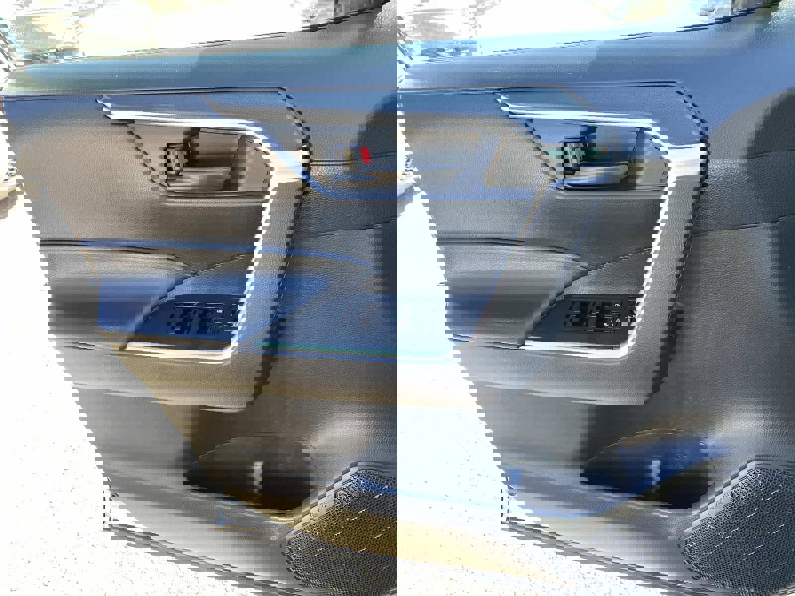 Used 2024 Toyota RAV4 LE image 19