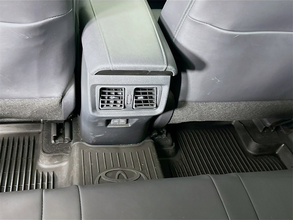 Used 2023 Toyota Venza Nightshade image 26