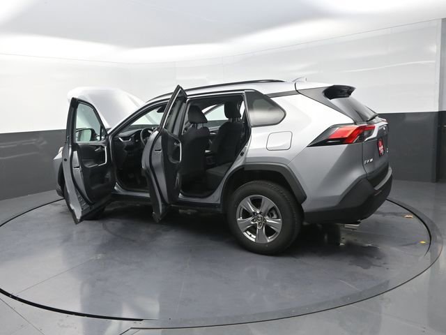 Used 2025 Toyota RAV4 XLE image 39