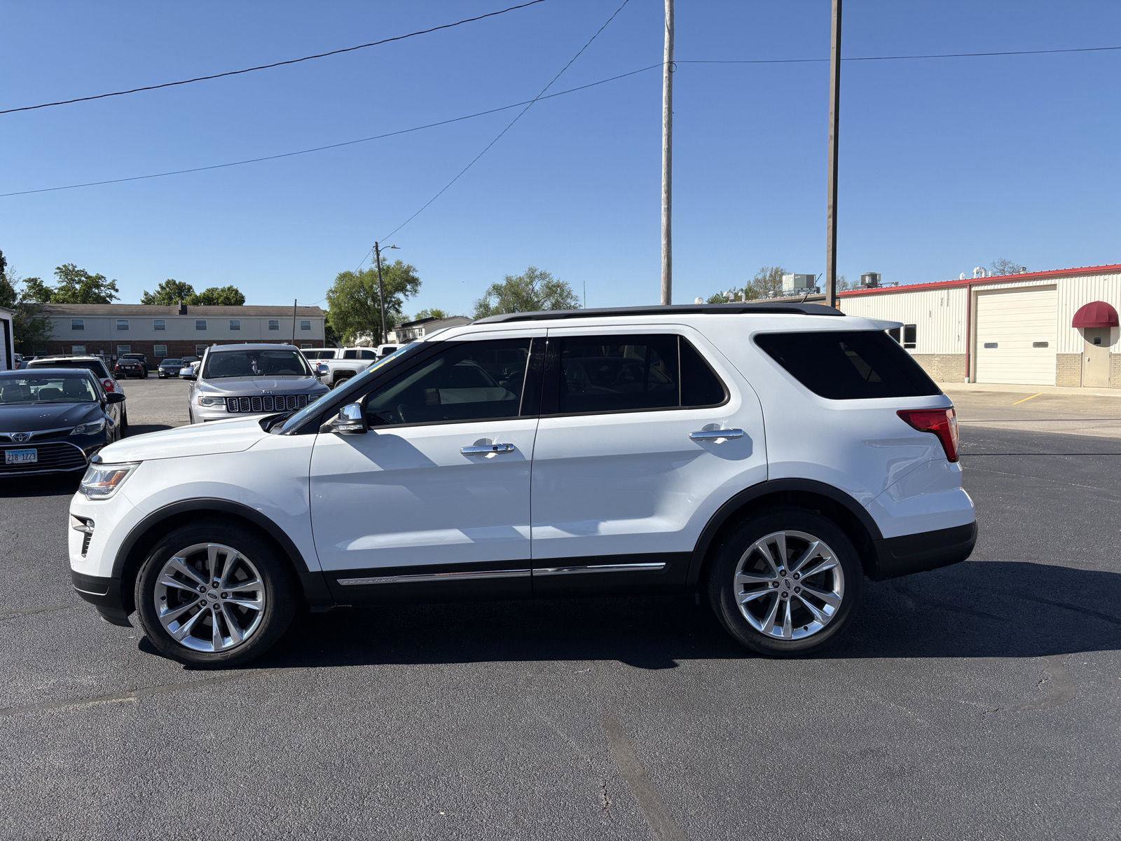Used 2018 Ford Explorer XLT w/ Equipment Group 201A image 23