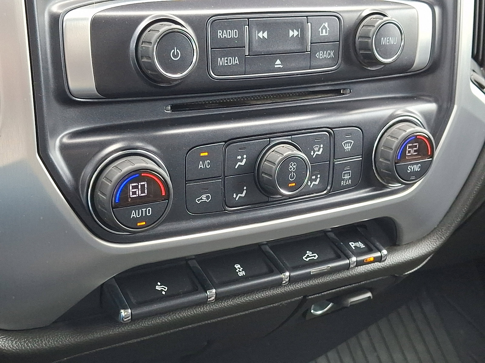 Used 2017 GMC Sierra 1500 SLE w/ SLE Value Package AWD/4WD image 17
