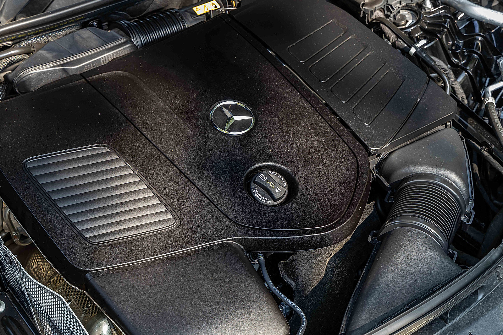 Used 2025 Mercedes-Benz C 300 4MATIC Sedan image 29