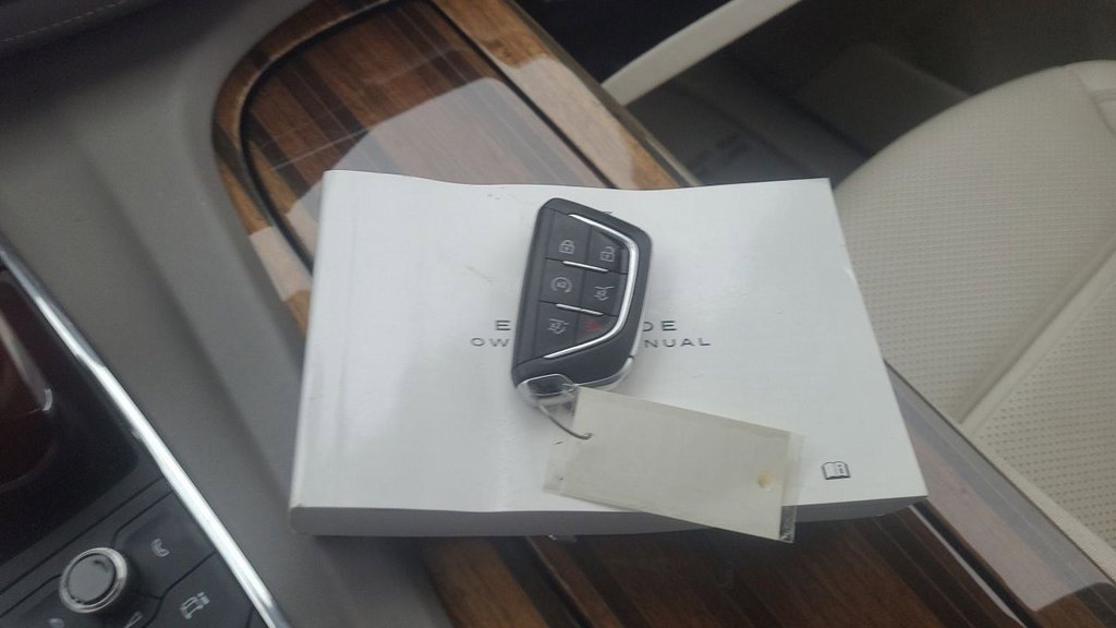 Used 2023 Cadillac Escalade ESV Premium Luxury Platinum w/ Heavy-Duty Trailer Package image 17