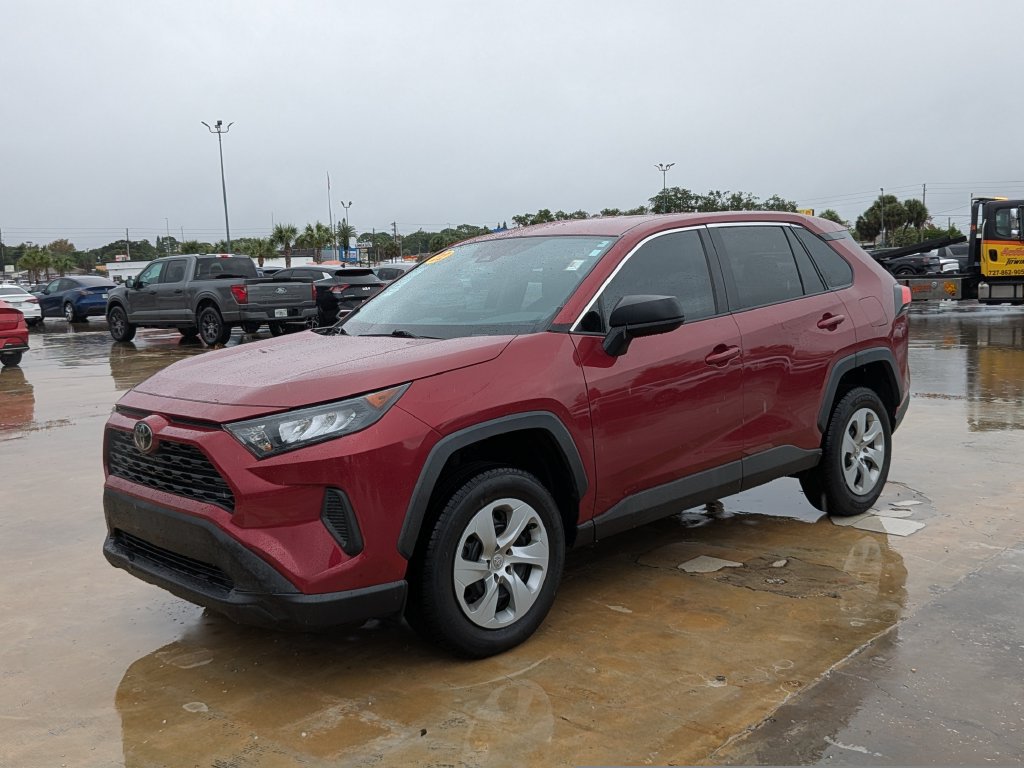 Used 2022 Toyota RAV4 LE FWD image 5