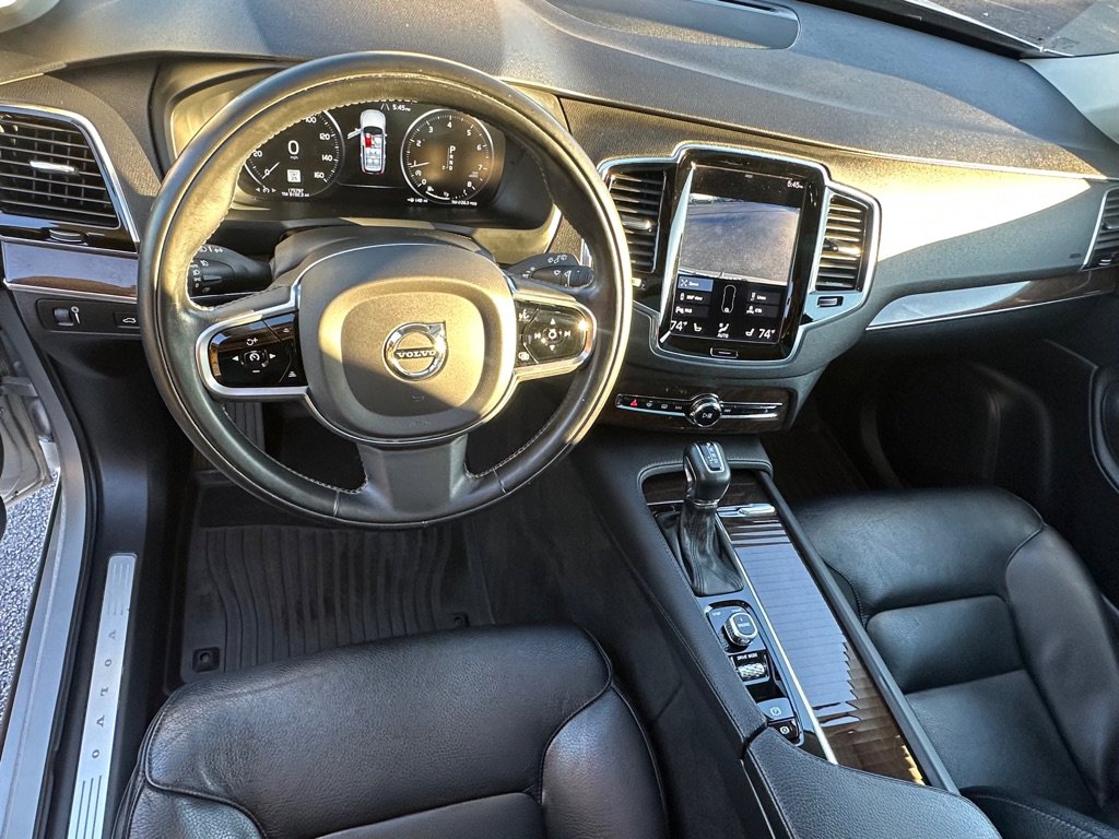 Used 2016 Volvo XC90 T6 Momentum w/ Momentum Plus Package image 13