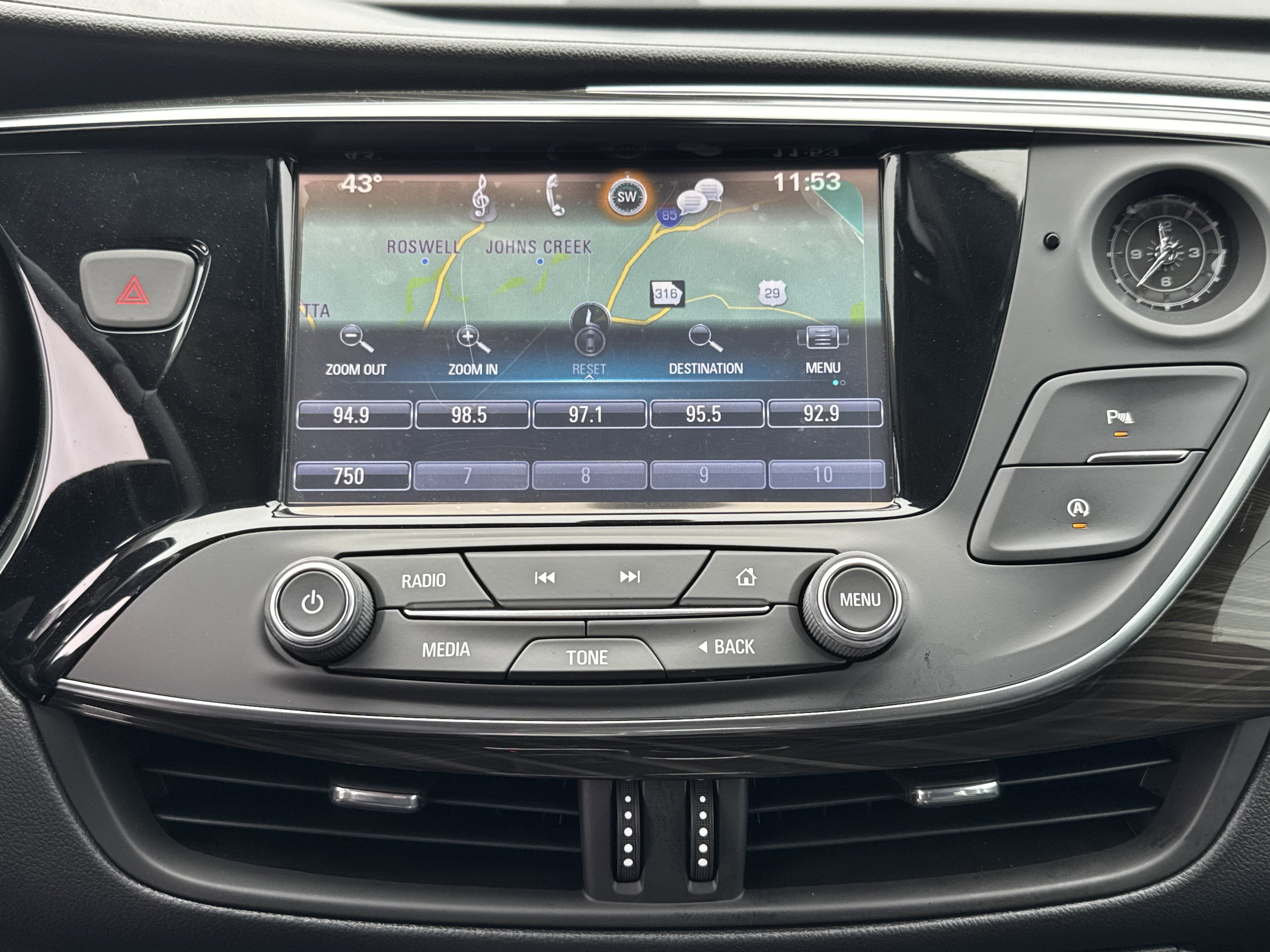 Used 2019 Buick Envision Essence image 25