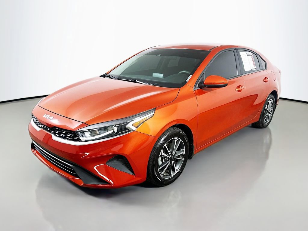 Used 2023 Kia Forte LXS image 3