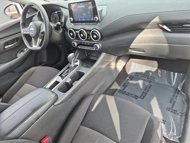 Used 2025 Nissan Sentra SV FWD image 20