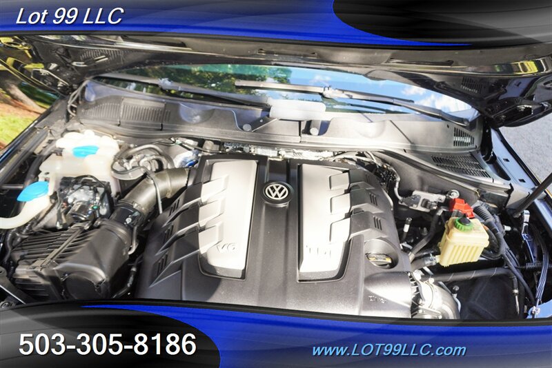 Used 2013 Volkswagen Touareg Executive AWD/4WD image 19