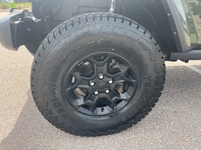 Used 2023 Jeep Gladiator Willys image 9