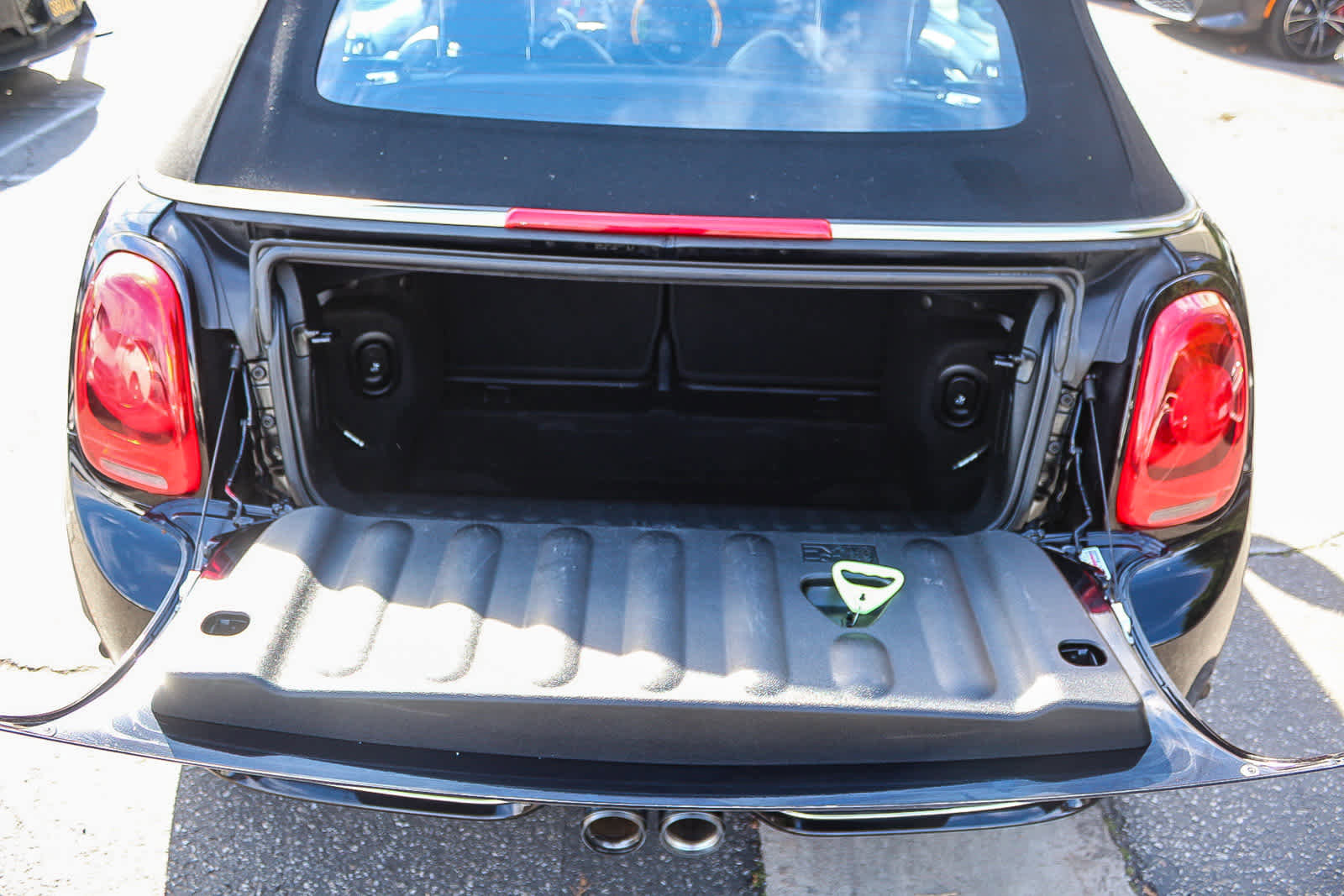 Used 2018 MINI Cooper S image 23