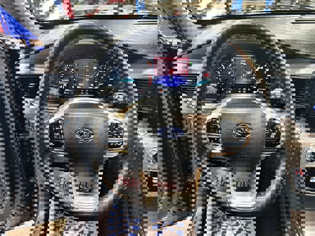 Used 2022 Ford Explorer XLT image 17