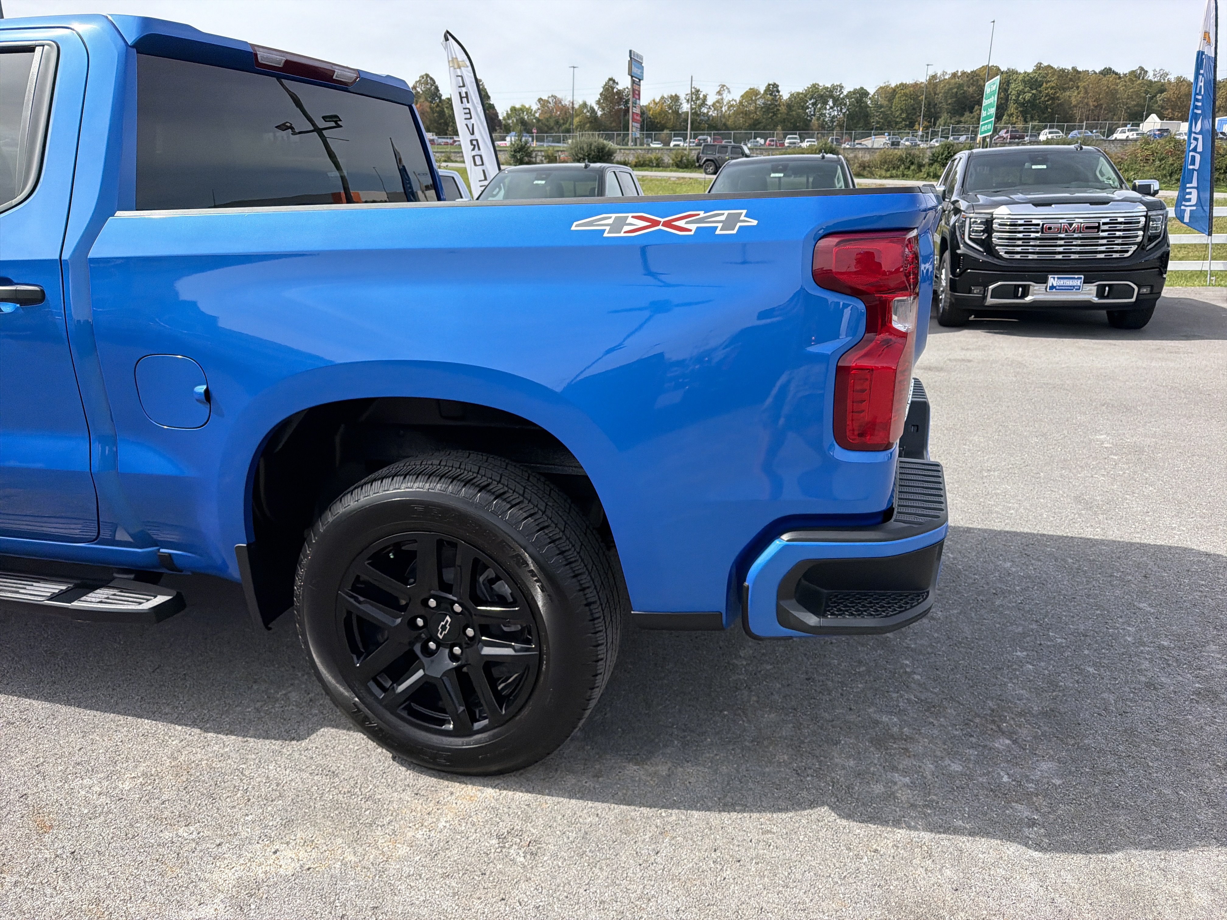 Certified 2026 Chevrolet Silverado 1500 Custom AWD/4WD image 9