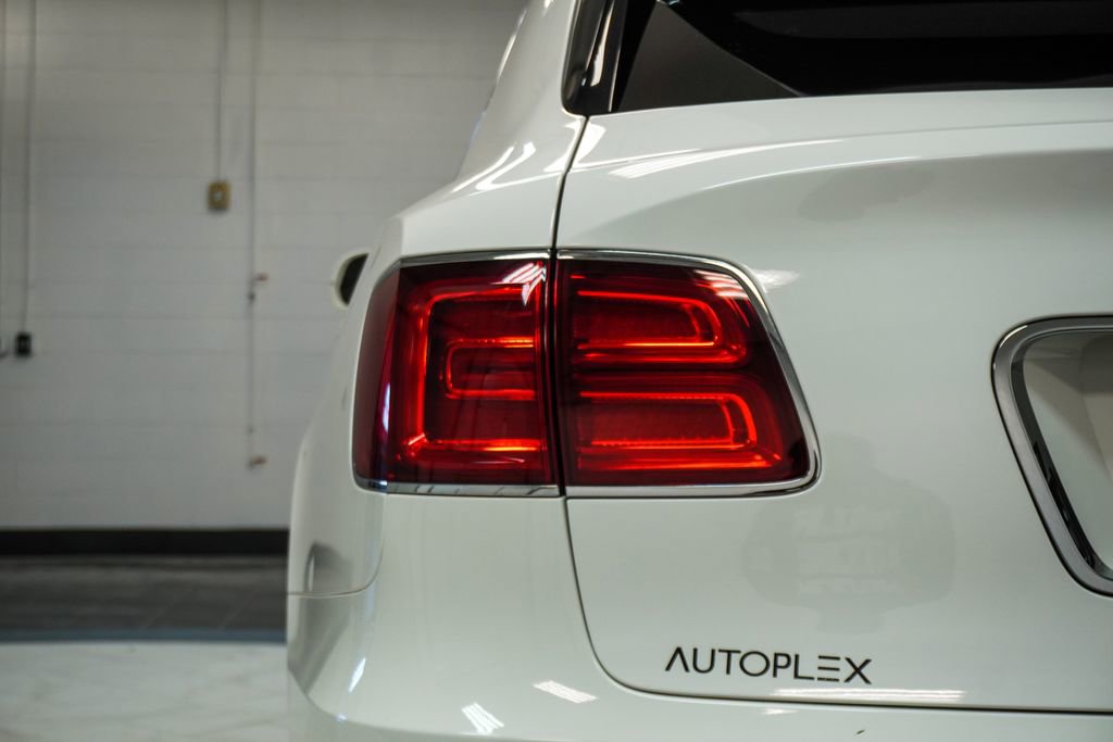 Used 2020 Bentley Bentayga Speed image 44