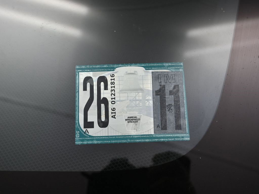 Used 2022 Tesla Model X Plaid image 7