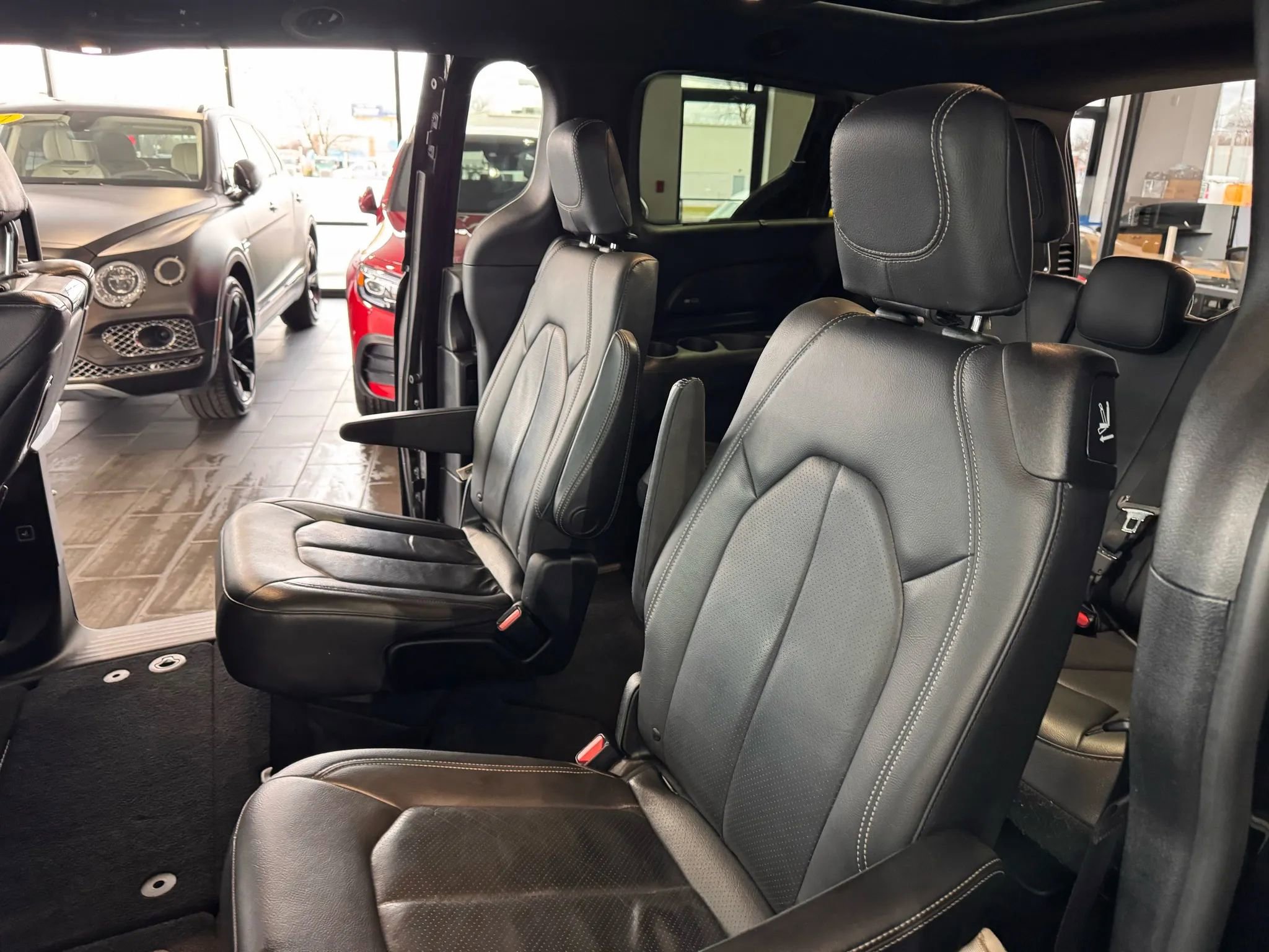 Used 2019 Chrysler Pacifica Touring-L Plus w/ Advanced Safetytec Group FWD image 20