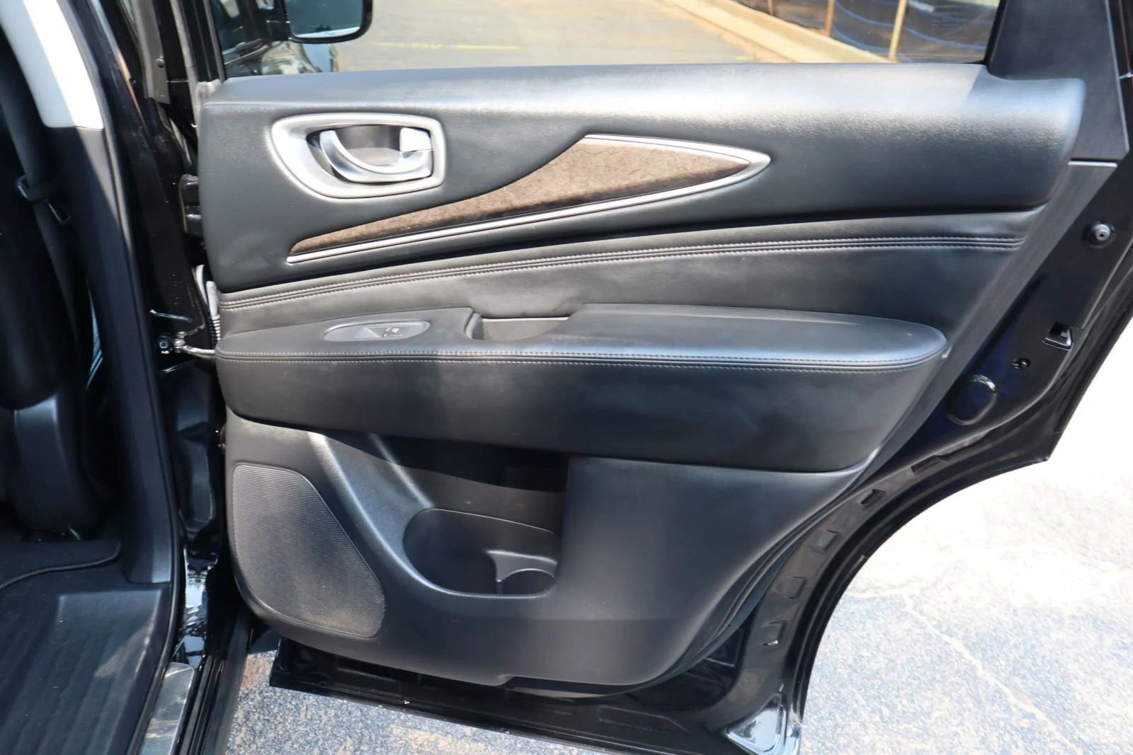 Used 2013 INFINITI JX35 AWD w/ Premium Pkg image 19