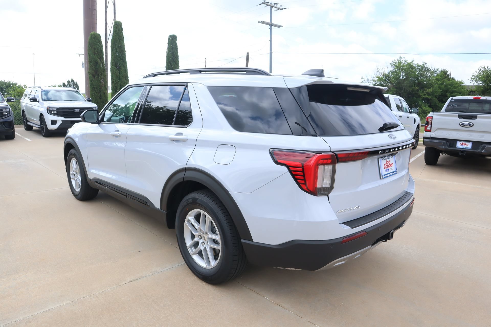 New 2026 Ford Explorer Active w/ Active Comfort Package RWD image 24