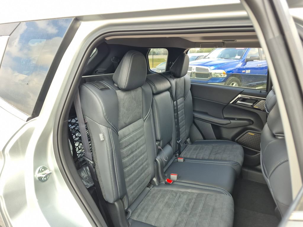 New 2026 Mitsubishi Outlander SE image 63