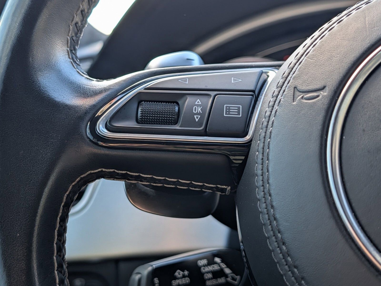 Used 2015 Audi S8 w/ S8 Cold Weather Package image 32